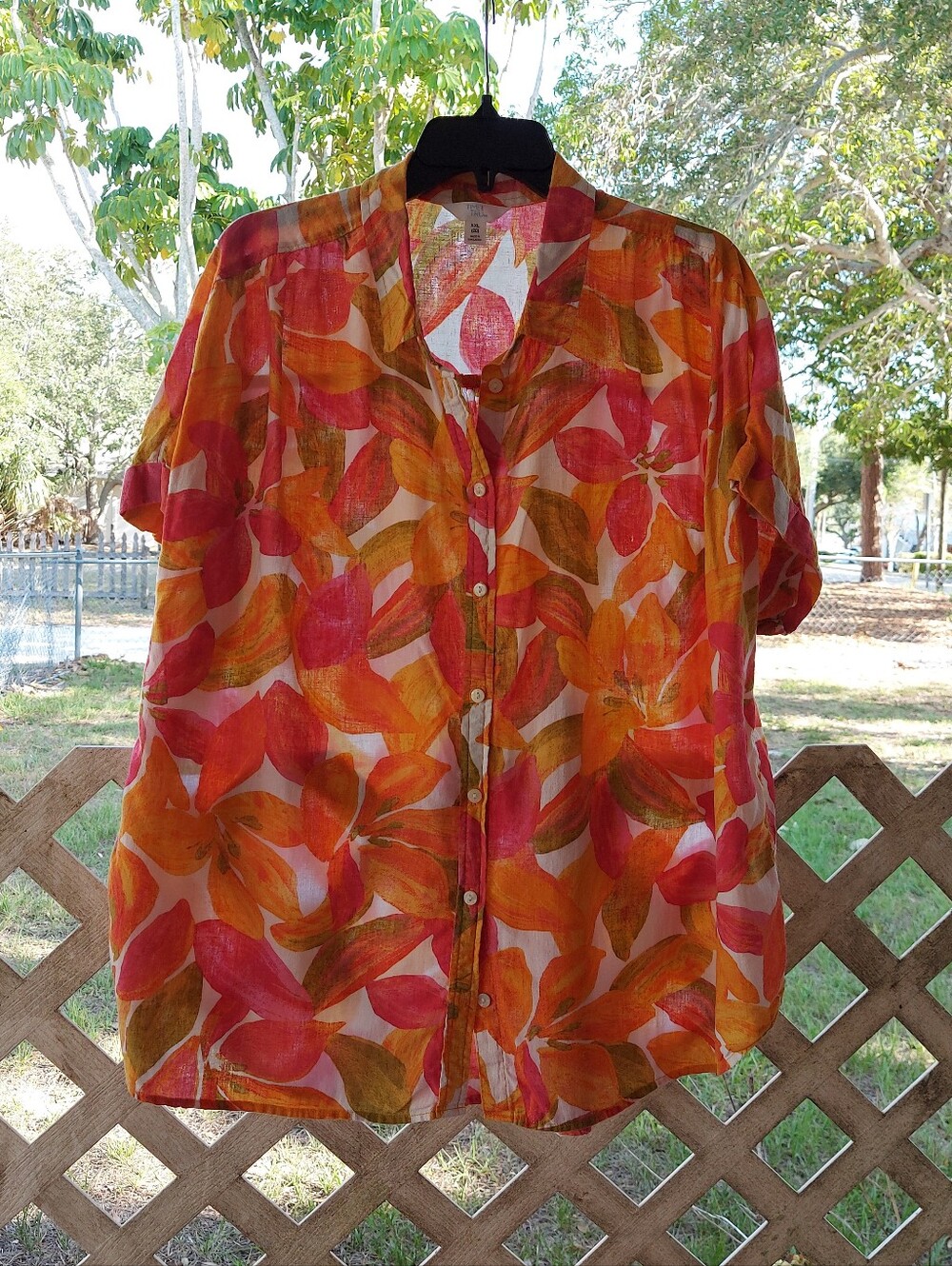 Time and Tru Floral Button-Up Shirt in Coral, Yellow & Olive 53% Linen